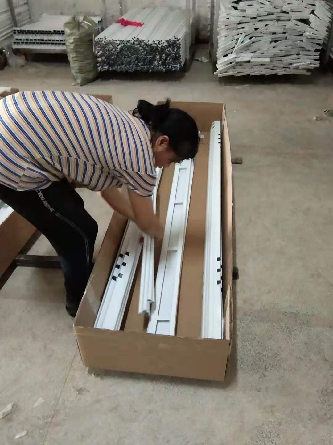怎样包装双层铁床出货？